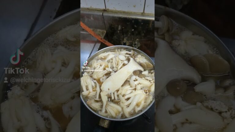 味噌汁作りましたきのこの味噌汁ですね