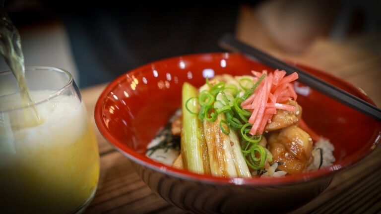 【俺のやきとり丼】さぁ、ビールの準備はできましたか？