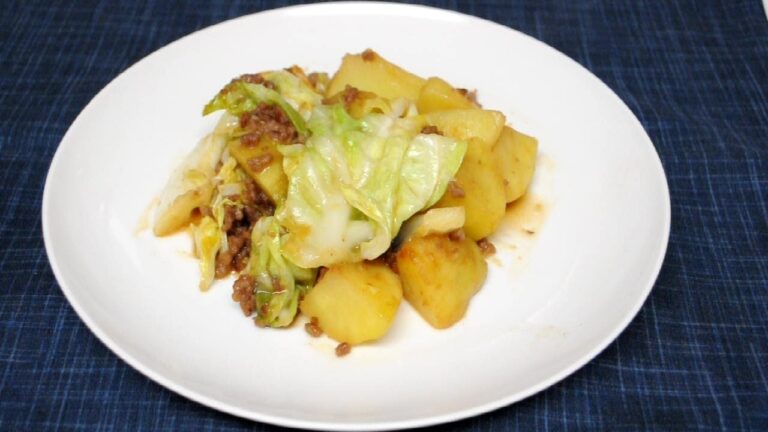 簡単！じゃがいもキャベツ挽き肉の味噌炒め