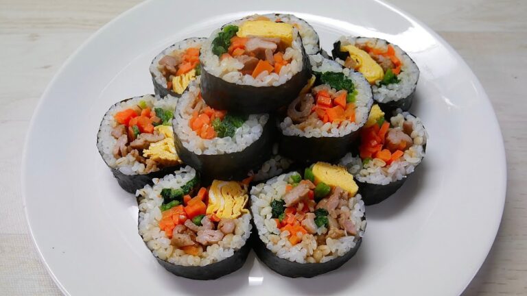 〈韓国風海苔巻きキンパ〉野菜ナムルと豚プルコギと卵♪