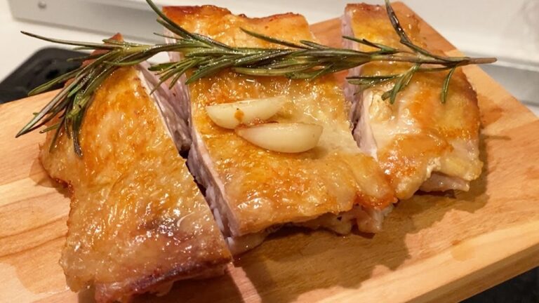 【30分チキン】皮パリパリ鶏モモステーキ　弱火で30分焼くだけで最高にジューシーなチキンステーキができるらしい！（今回は35分焼きました）