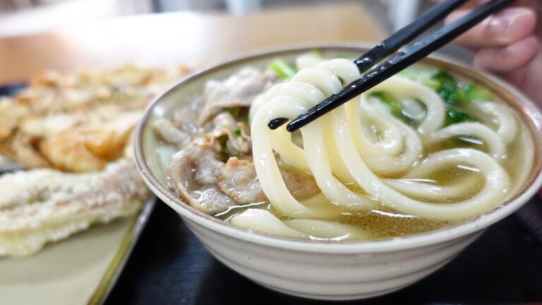 【今年で圧倒的に1番人気!!最も注目された讃岐うどんの名店!!】安すぎる!!替玉100円で食べれる工場地帯の倉庫で食べる讃岐うどんの名店【ひさ枝】香川県高松市