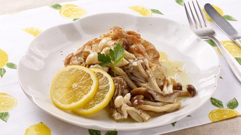 鶏もも肉のソテー〜きのこソースがけ〜