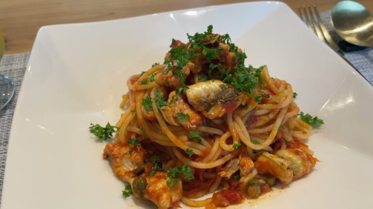 アナゴはトマトソースにも合うんだ💡のパスタ
