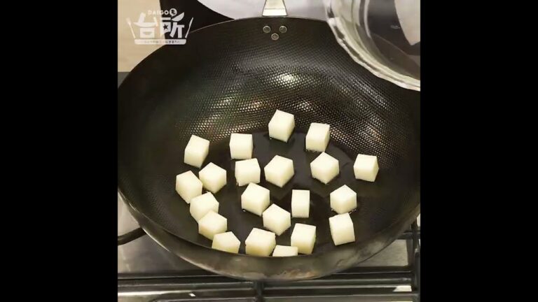 【DAIGOも台所】鶏と餅の中華風炒め｜お正月のお餅を使って、味に変化を◎