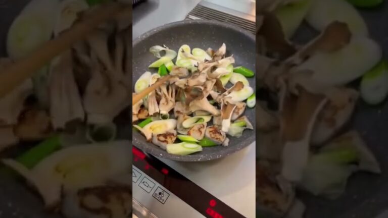 【簡単おつまみ 】魚のすり身とネギと舞茸炒め　 #shorts