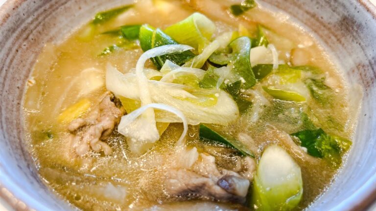 【究極の豚汁】メインはこれだ！！たくさんのきのこと麺つゆで作る究極