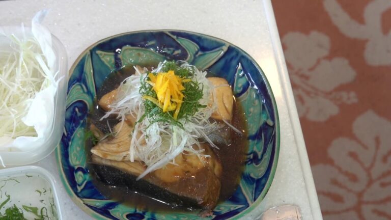 日曜日は昼呑み　ぶりの梅煮
