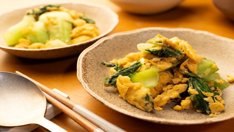 【たった10分】箸が止まらない！炒めるだけでやみつき『青梗菜の卵炒め』