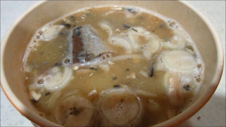 サバ缶みそ汁