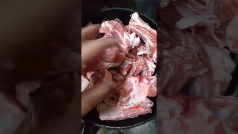 骨付きスペアリブ