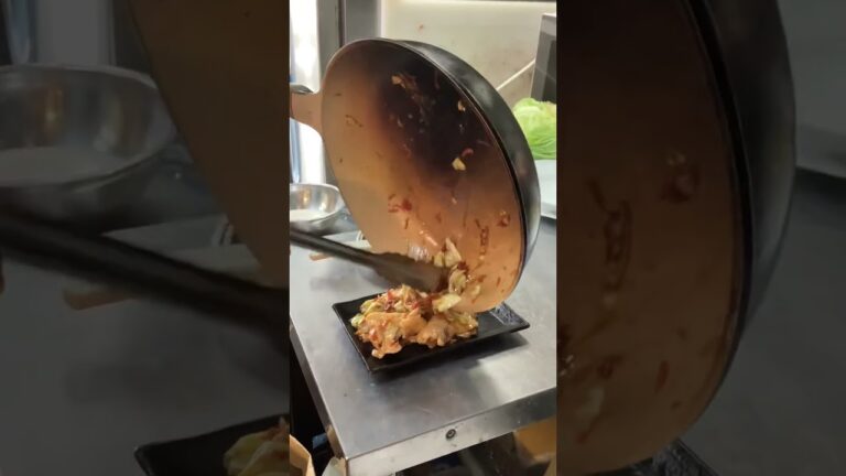 小エビ￼と豚肉キャベツのオイスターソース炒め
