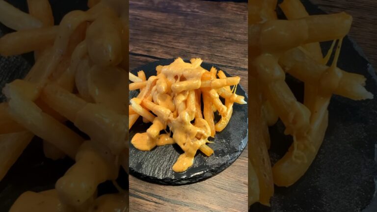 【2,900万回再生ポテトレシピ🥔】サックサクポテトにチーズソースかけたら最高やった！