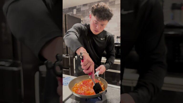 【もはや店です！真似して！】海老トマトクリーム #マッチョ #料理 #元カレ #クッキング #パスタ