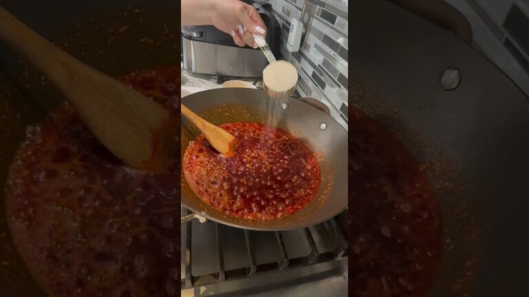 ADDICTING CHILI OIL / SATE #shorts #fyp #mama_tram  #cooking