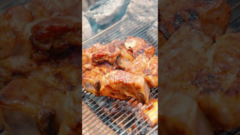 【キャンプ飯】スペアリブを焚火にぶちこむ🔥　【Spareribs】排骨　등갈비구이　#cooking #foodie #food #asmr #ズボラ飯 #キャンプ飯