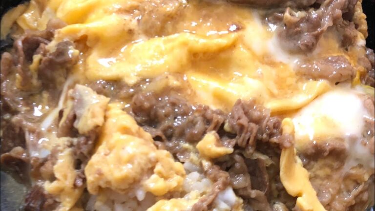 【手抜きアレンジ】甘辛牛肉の煮物の卵とじ丼【半熟卵】
