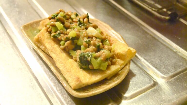 油揚の納豆高菜のせの作り方　　How to make fried tofu with natto and leaf mustard on top