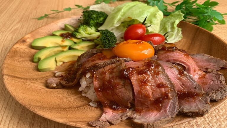 【ローストビーフ丼】とにかくタレだけを見て欲しい夫の料理