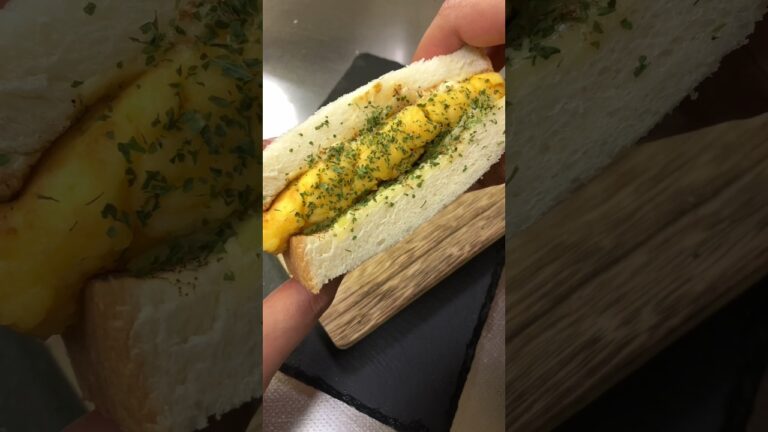 【卵の節約レシピ】卵1個でボリューム満点のタマゴサンドを作る方法#shorts