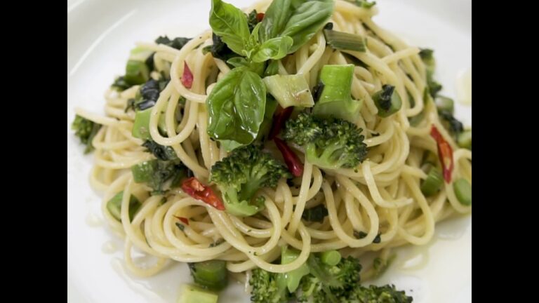 目と舌で味わうヘルシーパスタ 緑野菜のオイルベーススパゲティ ｜ moguna[モグナ]