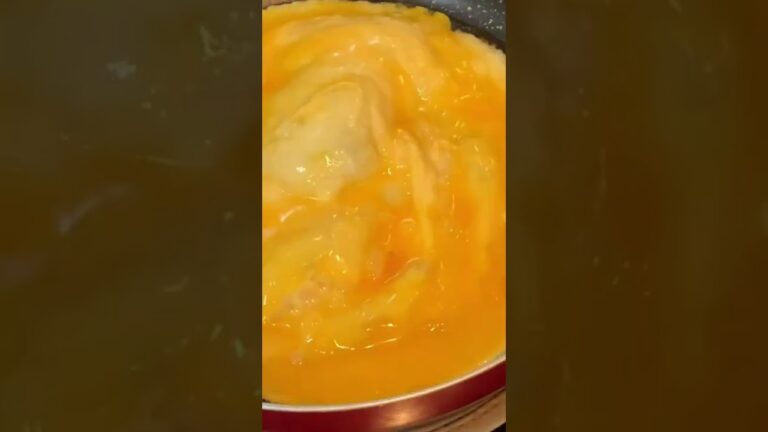 1日一食カレー生活第八十四弾はSPAMポーク卵カレー作ってみました。