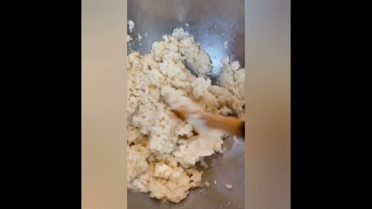 当店人気メニューの【レンコン饅頭】のレシピ動画です！簡単に出来ますので試してみてください❗