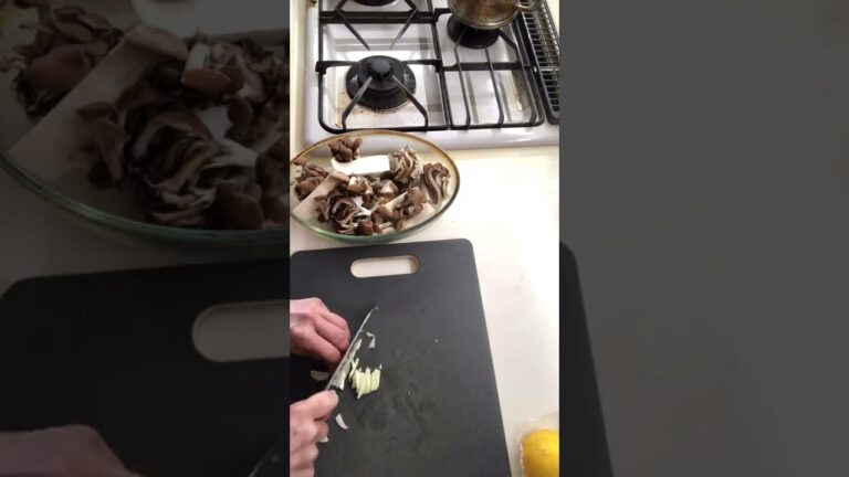 色々キノコのアンチョビグリル#shorts