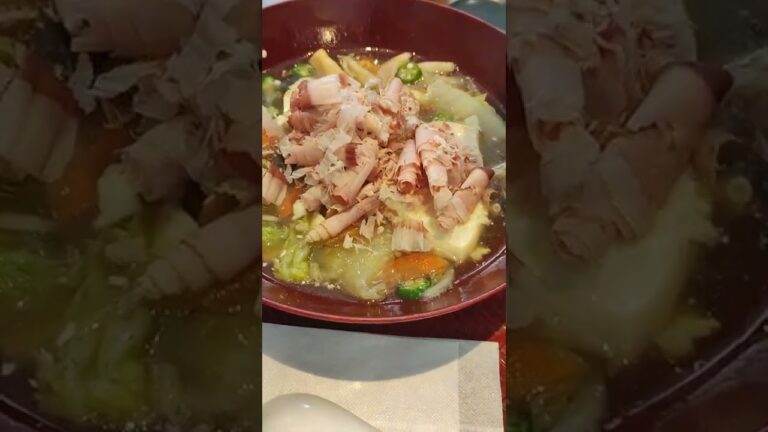 大戸屋（鶏肉とお豆腐ねばねば野菜のトロトロ煮としそひじきご飯定食）