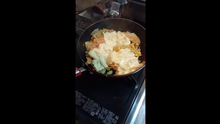 ベーコンと玉ねぎ。チーズは添えるだけ。#Shorts