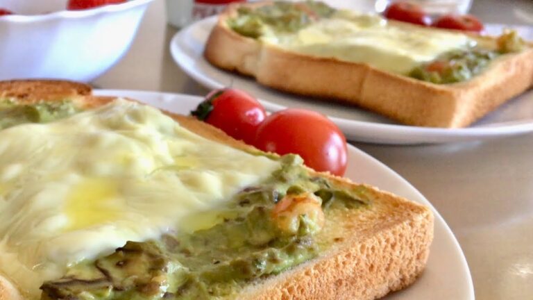 エビアボカドチーズトースト Prawns, Avocado and Cheese on Toast
