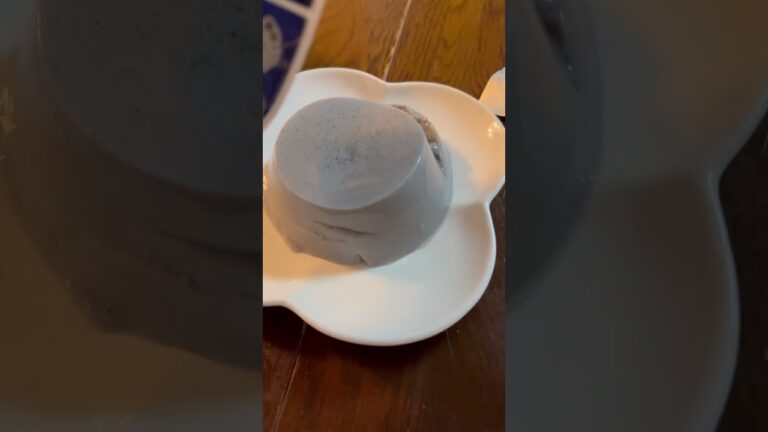 粒挽き　黒ごまプリン　プッチンしてみました