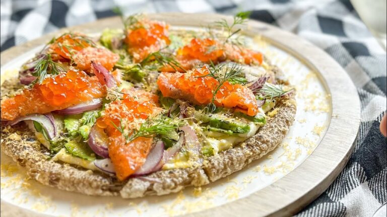 サーモンとクリームチーズ、アボカドのピッツァ。