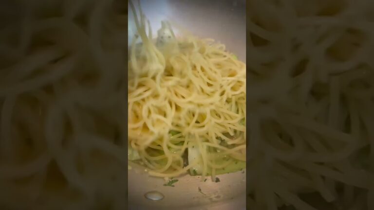 【生ハムのペペロンチーノ】生ハムとキャベツでつくるペペロンチーノ！シンプルだけど美味い。というか生ハムが最強なだけかも。 #レシピ #料理 #イタリアン