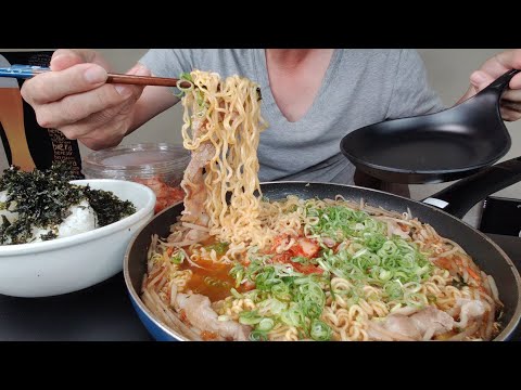 パッとしない気分を辛ラーメンキムチ味とレンチンごはんにジャバンのりを山盛りぶっかけていただく『めしが旨けりゃそれでいい』