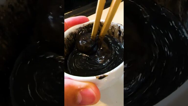 【魚好きの妻に作る昼ごはん】甲イカのイカ墨パスタ #shorts #魚料理