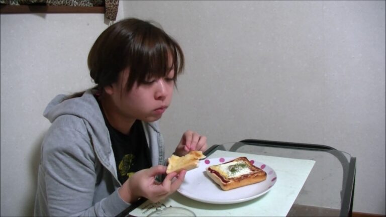 【夜食】シュガーバタートースト　ケチャップマヨたまごトースト【太る】