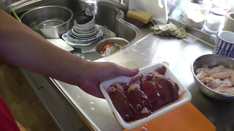 幸運な病のレシピ（ 70 ) 鳥レバー、ぶりてりやき、ハマチ刺し身、色々な下ごしらえ幸運な病のレシピ（ 70 ) 鳥レバー、ぶりてりやき、ハマチ刺し身、イカ煮つけ、手羽先・モツ下ごしらえ