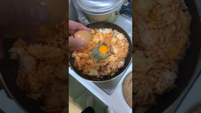 余ったキムチで豚キムチ炒飯。