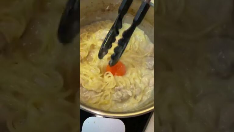 【必見】余ったシチューで〇〇作ってみた！！