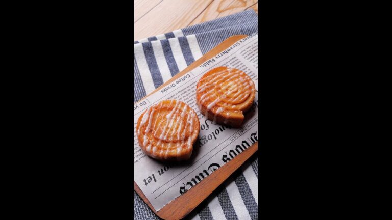 【パンの耳あったらやってみて！】くるくるがかわいい♡シナモンロール / Cinnamon Roll #shorts