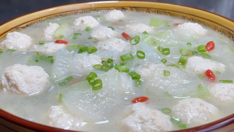 廚師長教你冬瓜丸子湯家常做法，步驟詳細，湯鮮味美老少皆宜！【留意美食】#冬瓜丸子湯