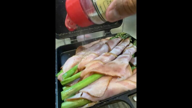 リロ氏に憧れた犬がアスパラベーコン巻きを焼くだけの動画　#料理 #cooking #shorts