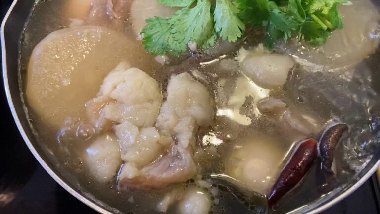 牛すじ大根煮込み