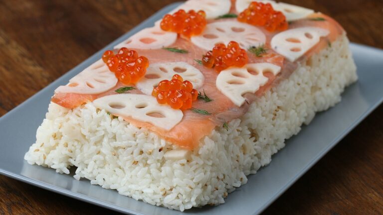 おもてなしに✨ サーモンの押し寿司