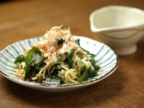 切干大根とわかめの手作りドレッシングサラダ