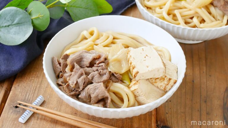 【肉豆腐うどん】甘めのつゆがしみこむ！ほっとする味わい♪｜macaroni（マカロニ）