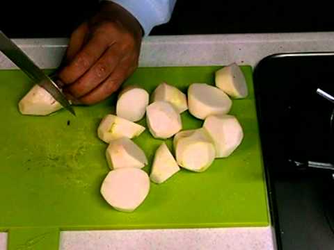 あけみママの簡単レシピ　里芋の煮っ転がし　（１／２）