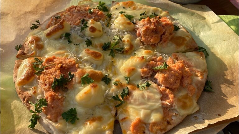 簡単で美味しい！シーフードピザ！しらすと明太子！