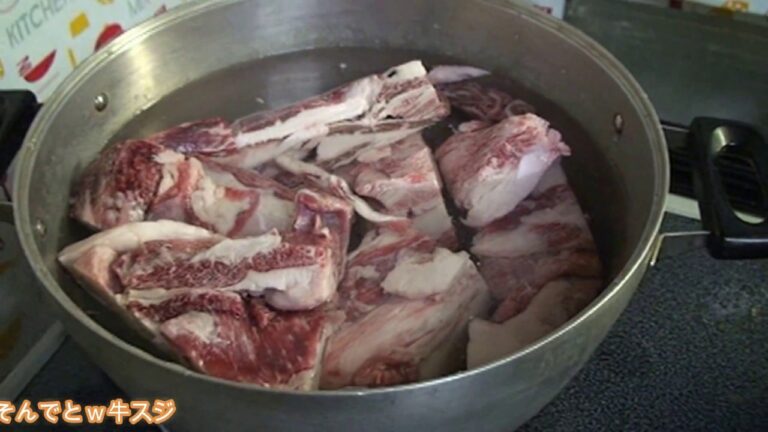 鳥モツ玉子＆牛スジ煮込みでニンニクの葉入れたら絶妙な？